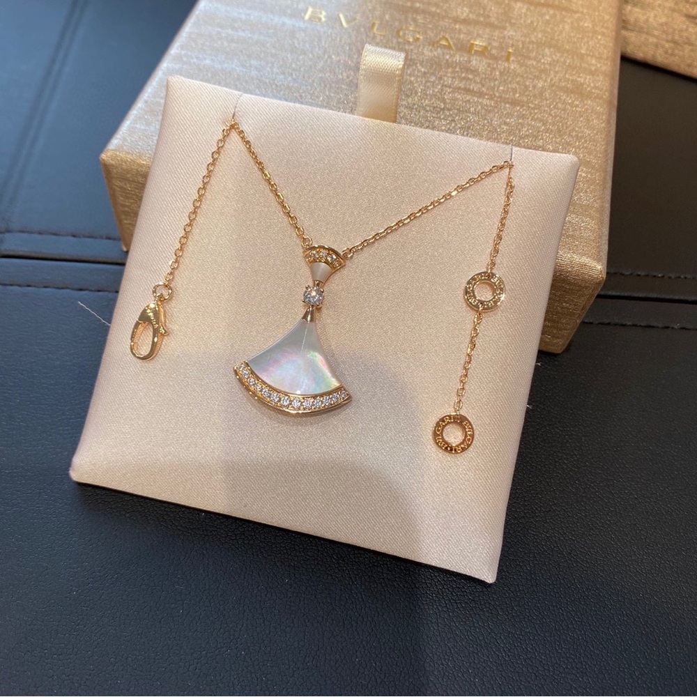 Bulgari necklace